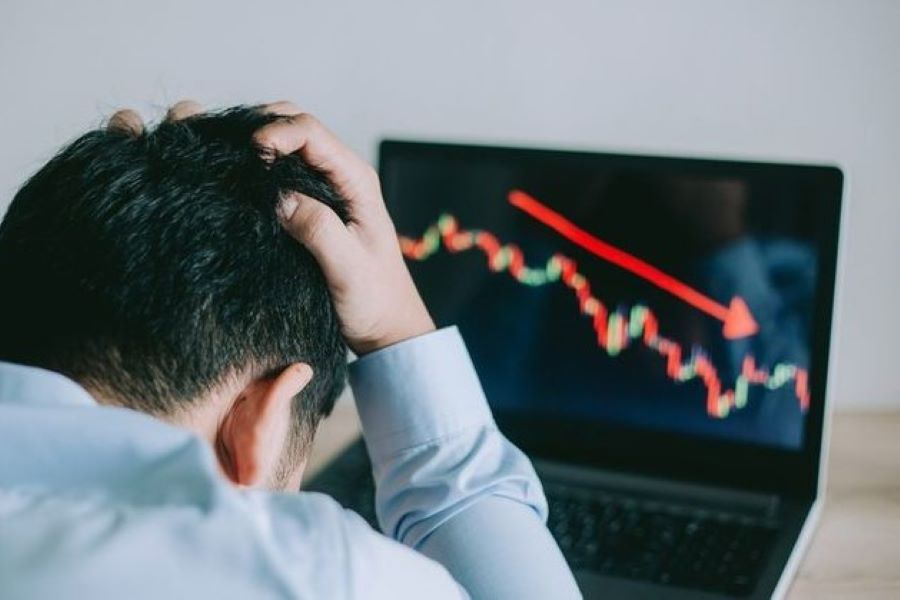 Tình hình tài chính yếu kém khiến cổ phiếu bị cắt margin.