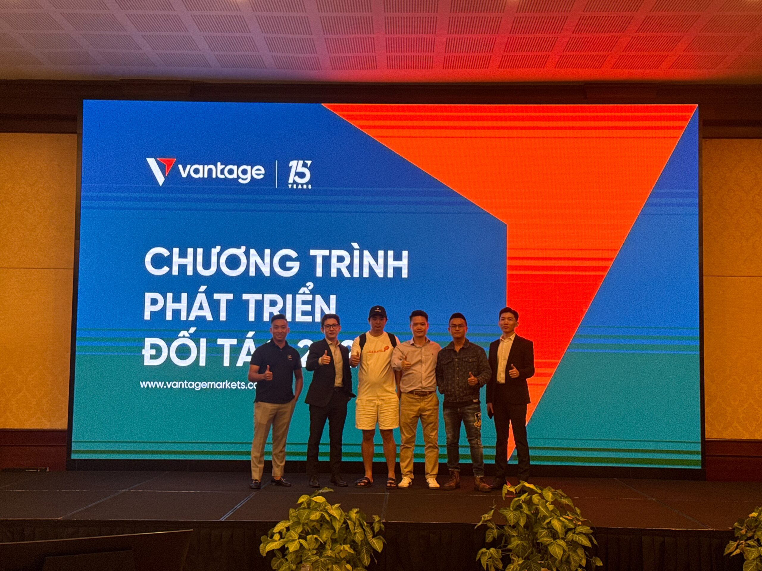 CHƯƠNG TRÌNH PHÁT TRIỂN ĐỐI TÁC VANTAGE 2025