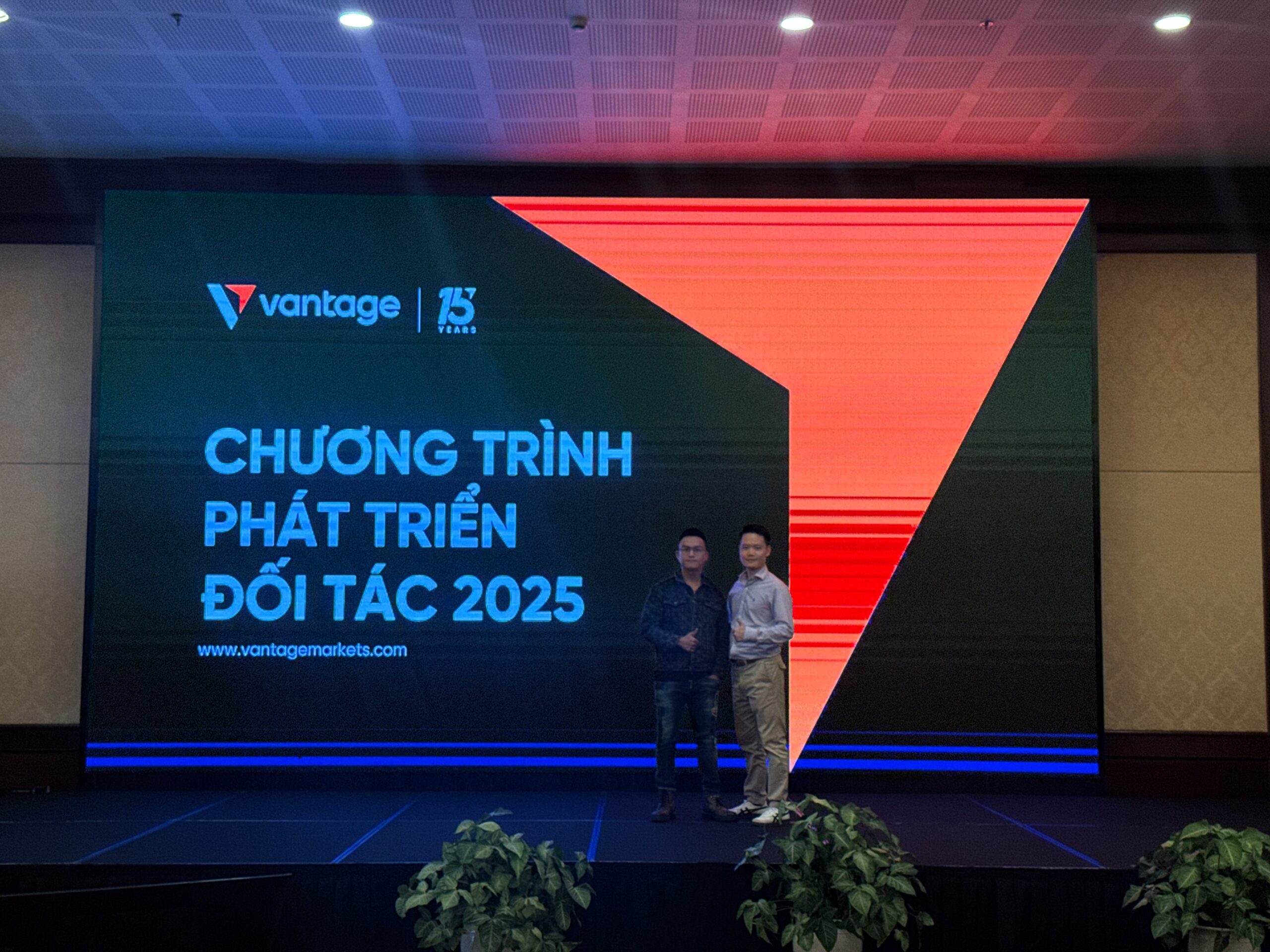 CHƯƠNG TRÌNH PHÁT TRIỂN ĐỐI TÁC VANTAGE 2025